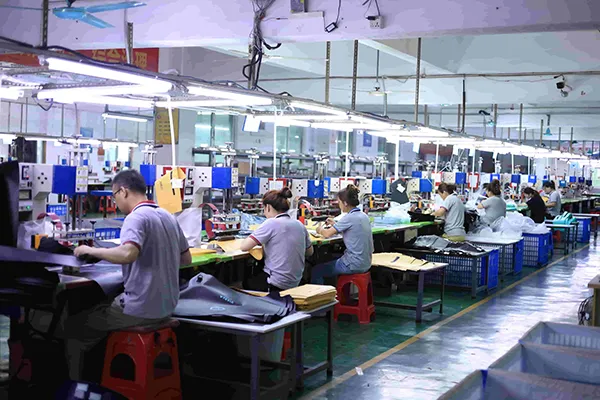 सुख्खा झोला निर्माता: OEM र अनुकूलन वाटरप्रूफ झोला उत्पादन गाइड